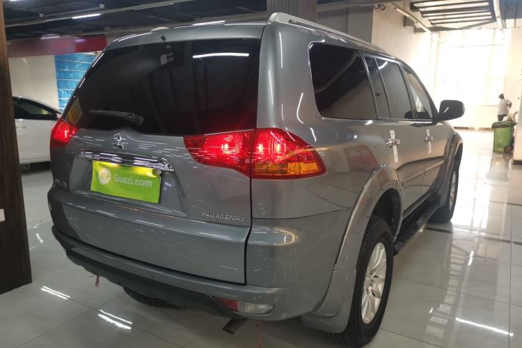 Used Mitsubishi Pajero Sport 2013 3.0L Automatic 4x4 Flagship Edition Rear Right 45 Deg