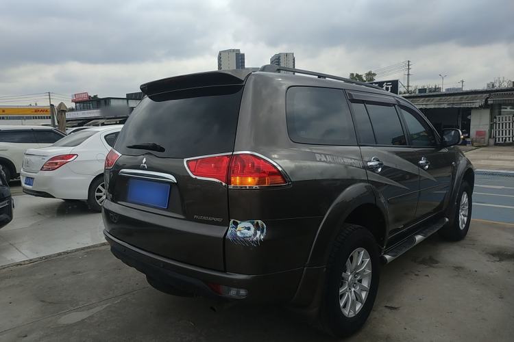 Used Mitsubishi Pajero Sport 2013 3.0L Automatic 4x4 Executive Edition Rear Right 45 Deg