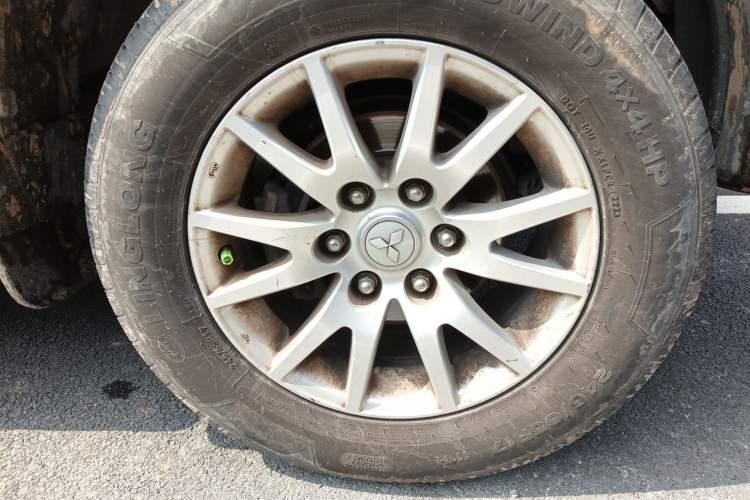 Used Mitsubishi Pajero Sport 2013 2.4L Manual Two-Wheel Drive Comfort Edition Right Front Wheel Hub
