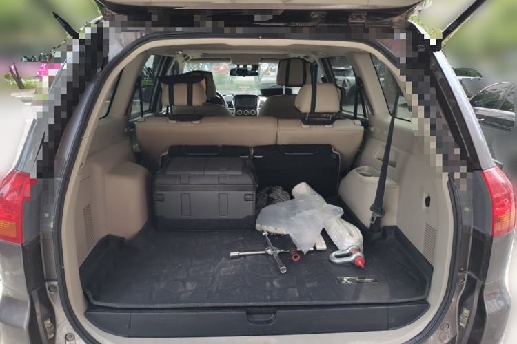 Used Mitsubishi Pajero Sport 2013 3.0L Automatic 4x4 Flagship Edition Trunk