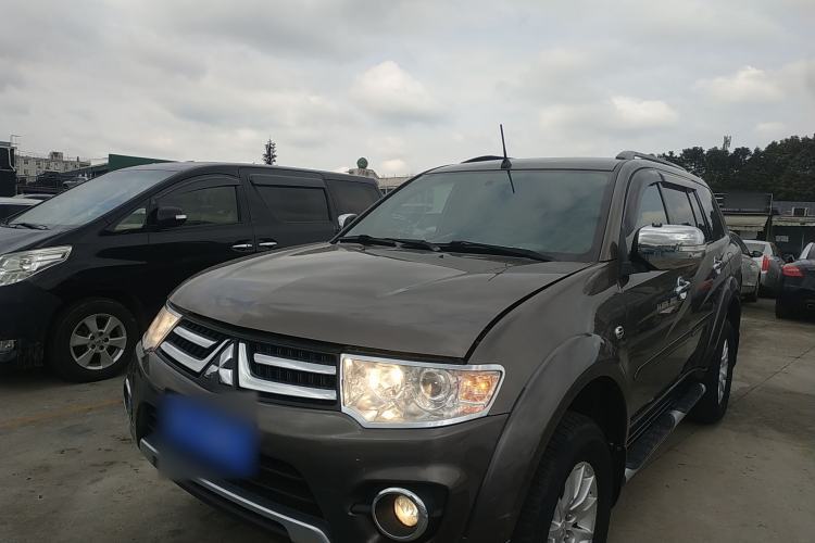 Used Mitsubishi Pajero Sport 2013 3.0L Automatic 4x4 Executive Edition Guazi used car, China used car export, Used car for sale, Used  cars, Cheapest cars for sale