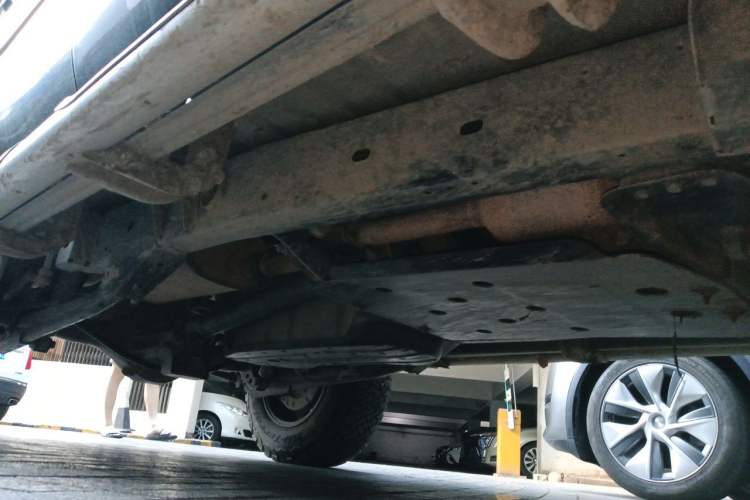 Used Mitsubishi Pajero Sport 2013 3.0L Automatic 4x4 Executive Edition Chassis Front Right