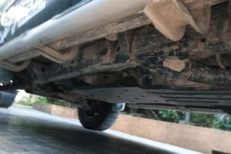 Used Mitsubishi Pajero Sport 2013 3.0L Automatic 4x4 Executive Edition Chassis Rear Left