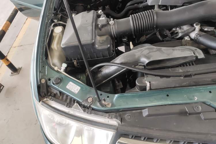 Used Mitsubishi Pajero Sport 2013 3.0L Automatic Two-Wheel Drive Luxury Edition Engine Bay Right
