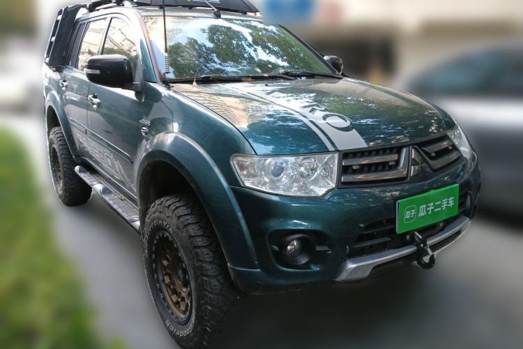 Used Mitsubishi Pajero Sport 2013 3.0L Automatic 4x4 Executive Edition Front Right 45 Deg