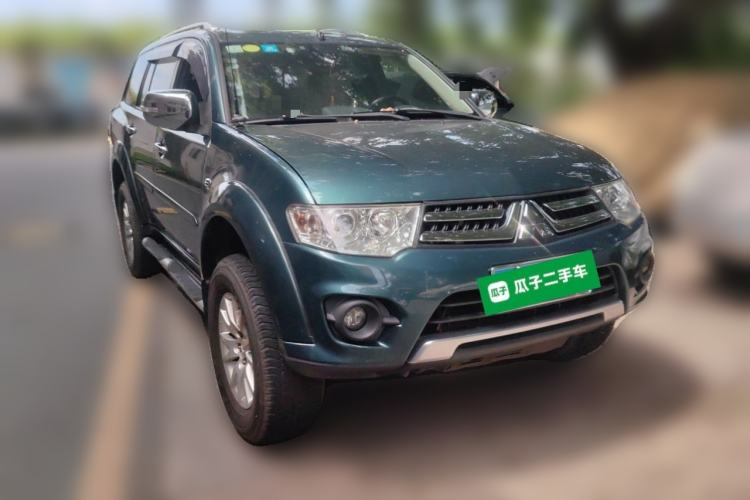 Used Mitsubishi Pajero Sport 2013 3.0L Automatic 4x4 Flagship Edition Front Right 45 Deg