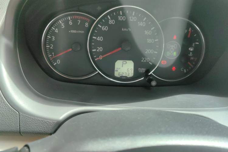 Used Mitsubishi Pajero Sport 2013 3.0L Automatic 4x4 Flagship Edition Odometer Close Up