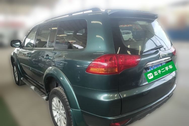 Used Mitsubishi Pajero Sport 2013 3.0L Automatic Two-Wheel Drive Luxury Edition Rear Left 45 Deg