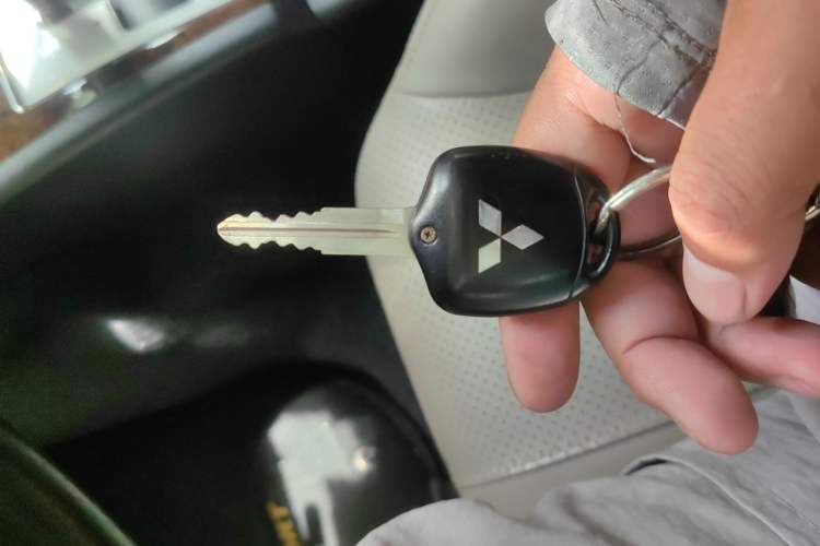 Used Mitsubishi Pajero Sport 2013 3.0L Automatic 4x4 Flagship Edition Vehicle Key