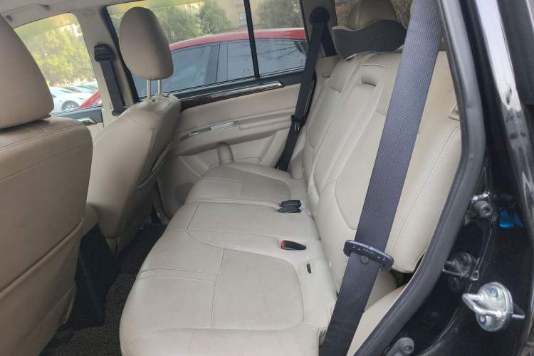 Used Mitsubishi Pajero Sport 2013 3.0L Automatic 4x4 Flagship Edition Left Rear Seat