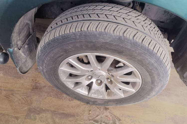 Used Mitsubishi Pajero Sport 2013 3.0L Automatic Two-Wheel Drive Luxury Edition Right Front Wheel Hub