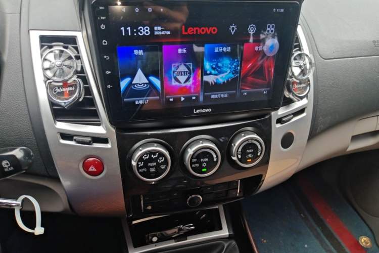 Used Mitsubishi Pajero Sport 2013 2.4L Manual Two-Wheel Drive Comfort Edition Audio And AC Panel