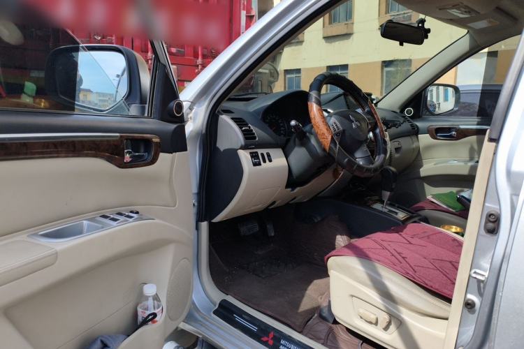 Used Mitsubishi Pajero Sport 2013 3.0L Automatic Two-Wheel Drive Luxury Edition Driver Seat