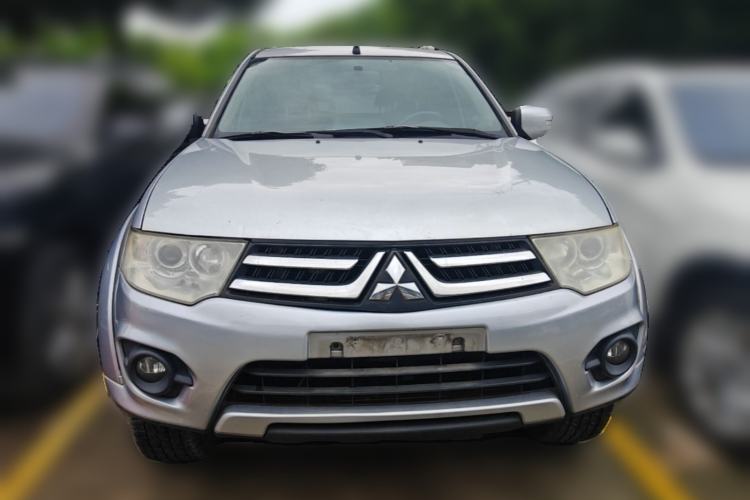 Used Mitsubishi Pajero Sport 2013 2.4L Manual Two-Wheel Drive Comfort Edition Front