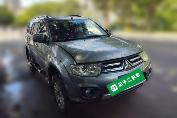 Used Mitsubishi Pajero Sport 2013 3.0L Automatic Two-Wheel Drive Luxury Edition Front Right 45 Deg