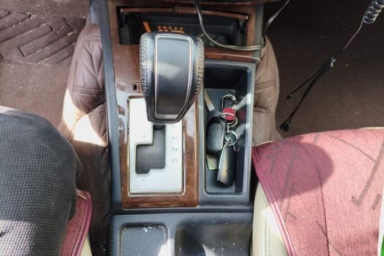 Used Mitsubishi Pajero Sport 2013 3.0L Automatic Two-Wheel Drive Luxury Edition Gear Lever