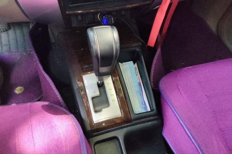 Used Mitsubishi Pajero Sport 2013 3.0L Automatic Two-Wheel Drive Luxury Edition Gear Lever