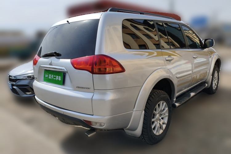 Used Mitsubishi Pajero Sport 2013 3.0L Automatic Two-Wheel Drive Luxury Edition Rear Right 45 Deg
