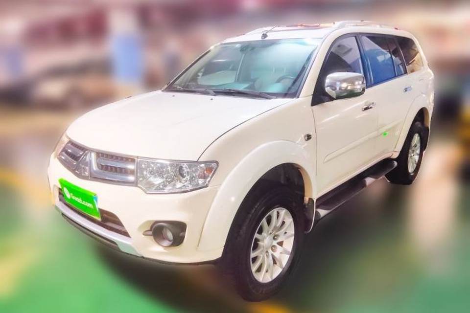 Mitsubishi Pajero Sport 2013