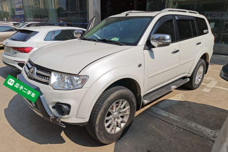 Used Mitsubishi Pajero Sport 2013 3.0L Automatic 4x4 Flagship Edition Guazi used car, China used car export, Used car for sale, Used cars, Cheapest cars for sale