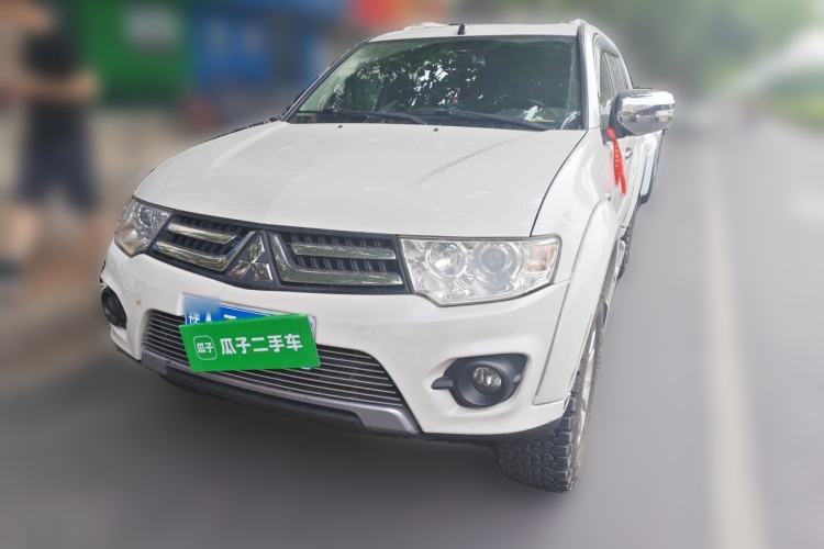Used Mitsubishi Pajero Sport 2013 3.0L Automatic 4x4 Flagship Edition Guazi used car, China used car export, Used car for sale, Used  cars, Cheapest cars for sale