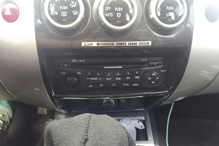 Used Mitsubishi Pajero Sport 2013 3.0L Automatic 4x4 Executive Edition AC Panel