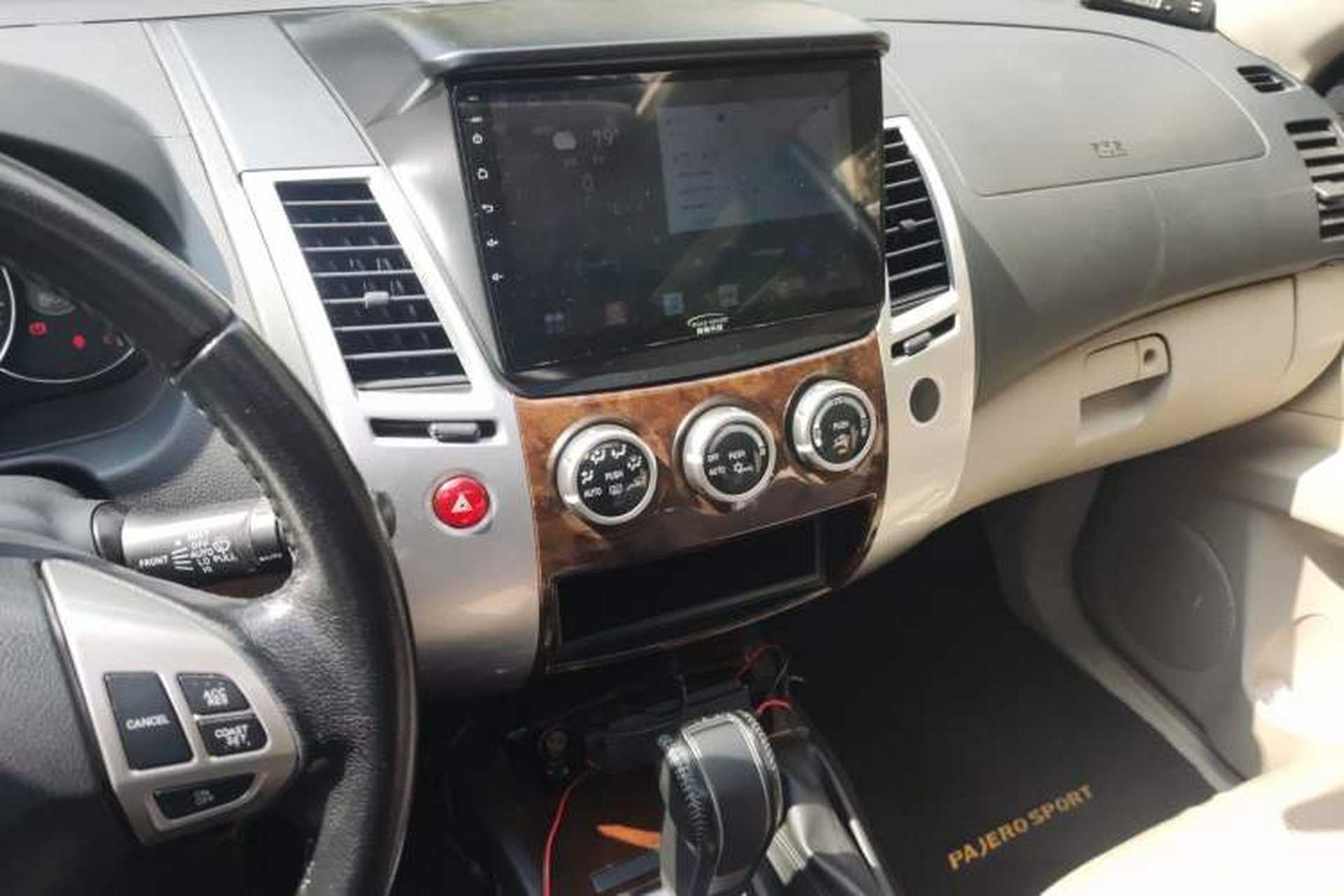 Used Mitsubishi Pajero Sport 2013 3.0L Automatic 4x4 Flagship Edition Audio And AC Panel