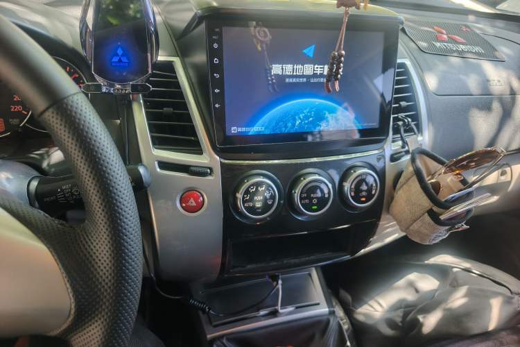 Used Mitsubishi Pajero Sport 2013 2.4L Manual Two-Wheel Drive Comfort Edition Audio And AC Panel
