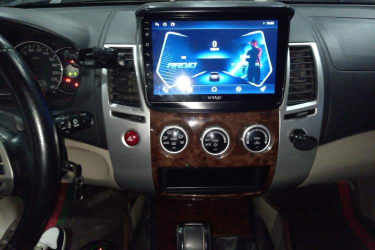 Used Mitsubishi Pajero Sport 2013 3.0L Automatic 4x4 Flagship Edition Audio And AC Panel