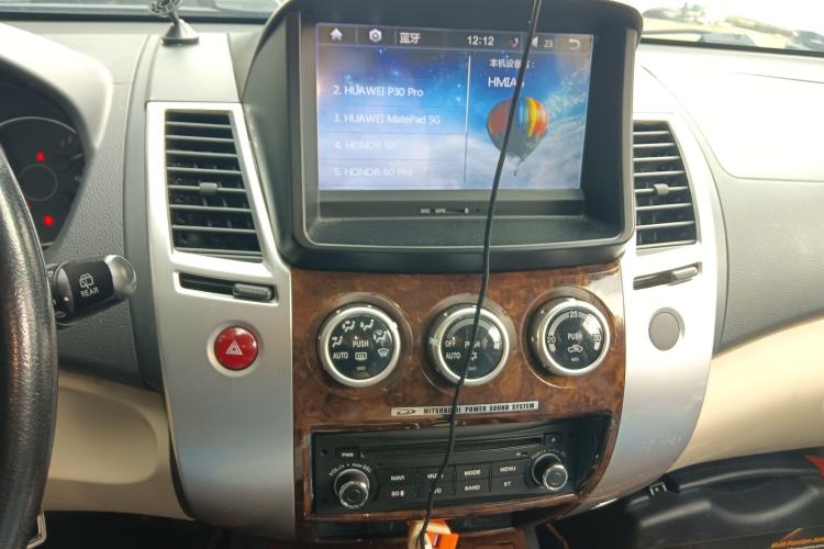 Used Mitsubishi Pajero Sport 2013 3.0L Automatic Two-Wheel Drive Luxury Edition Audio And AC Panel