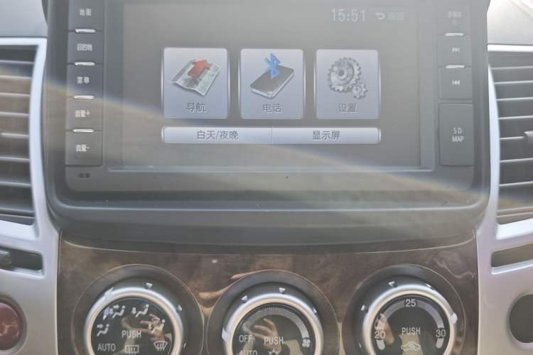 Used Mitsubishi Pajero Sport 2013 3.0L Automatic 4x4 Flagship Edition Audio And AC Panel