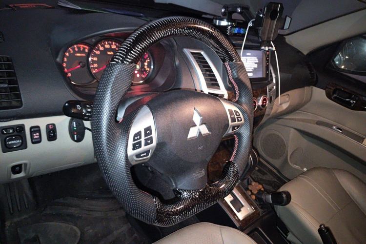 Used Mitsubishi Pajero Sport 2013 3.0L Automatic 4x4 Flagship Edition Center Console