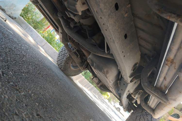 Used Mitsubishi Pajero Sport 2013 3.0L Automatic 4x4 Executive Edition Chassis Front Left
