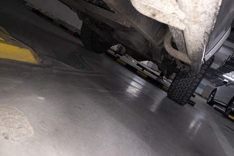 Used Mitsubishi Pajero Sport 2013 3.0L Automatic 4x4 Flagship Edition Chassis Front Left