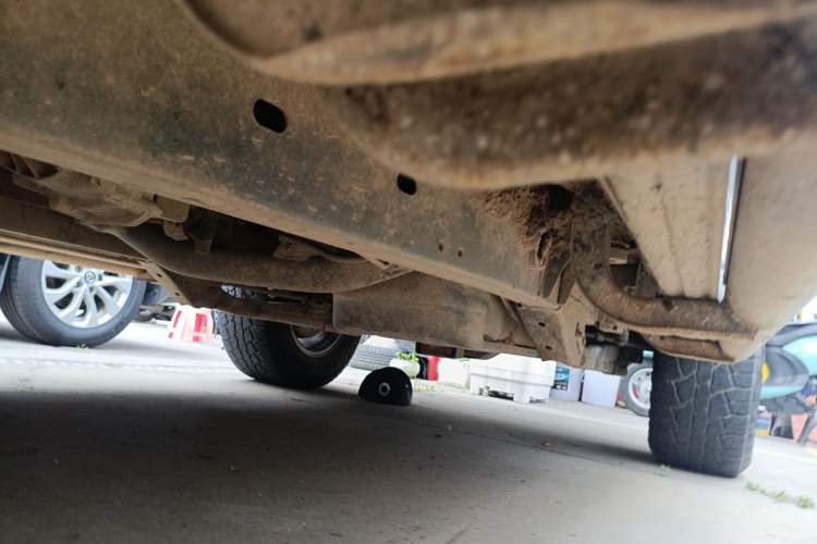 Used Mitsubishi Pajero Sport 2013 3.0L Automatic 4x4 Executive Edition Chassis Front Left