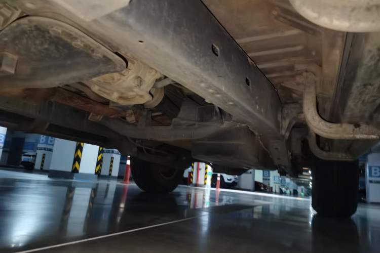 Used Mitsubishi Pajero Sport 2013 3.0L Automatic 4x4 Executive Edition Chassis Front Left