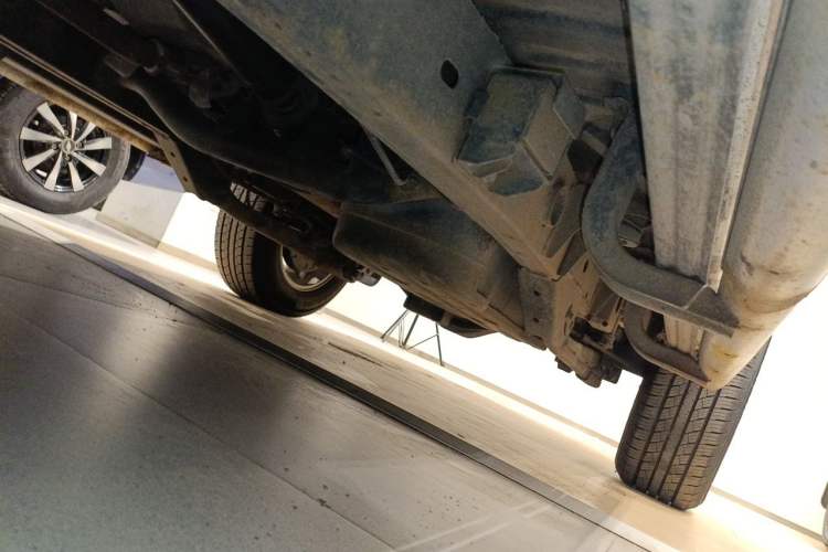 Used Mitsubishi Pajero Sport 2013 2.4L Manual Two-Wheel Drive Comfort Edition Chassis Front Left