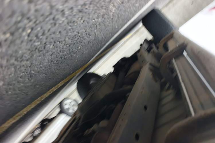 Used Mitsubishi Pajero Sport 2013 3.0L Automatic 4x4 Executive Edition Chassis Front Right
