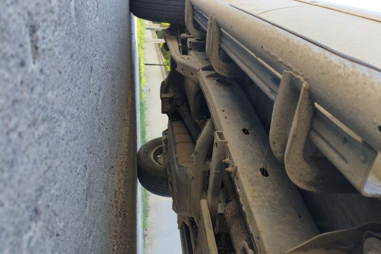 Used Mitsubishi Pajero Sport 2013 3.0L Automatic 4x4 Executive Edition Chassis Front Right