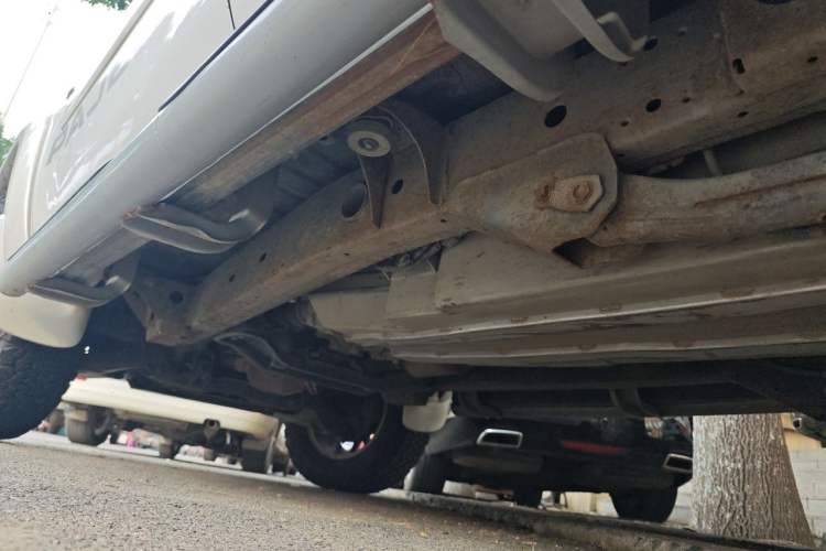 Used Mitsubishi Pajero Sport 2013 3.0L Automatic 4x4 Flagship Edition Chassis Rear Left