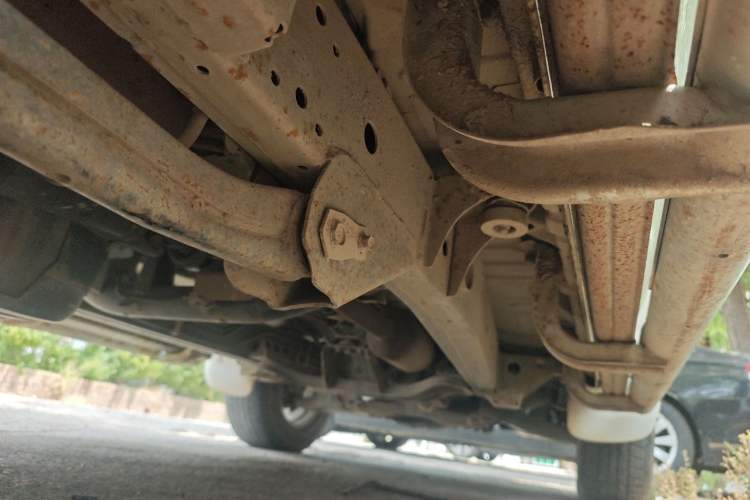 Used Mitsubishi Pajero Sport 2013 3.0L Automatic Two-Wheel Drive Luxury Edition Chassis Rear Right