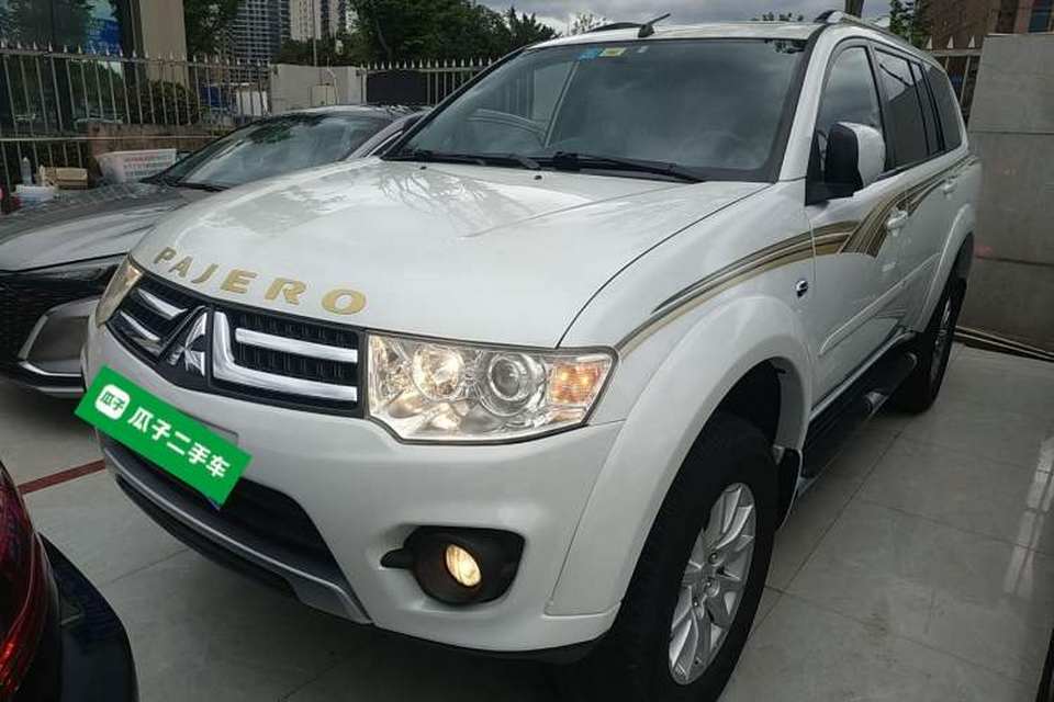 Mitsubishi Pajero Sport 2013