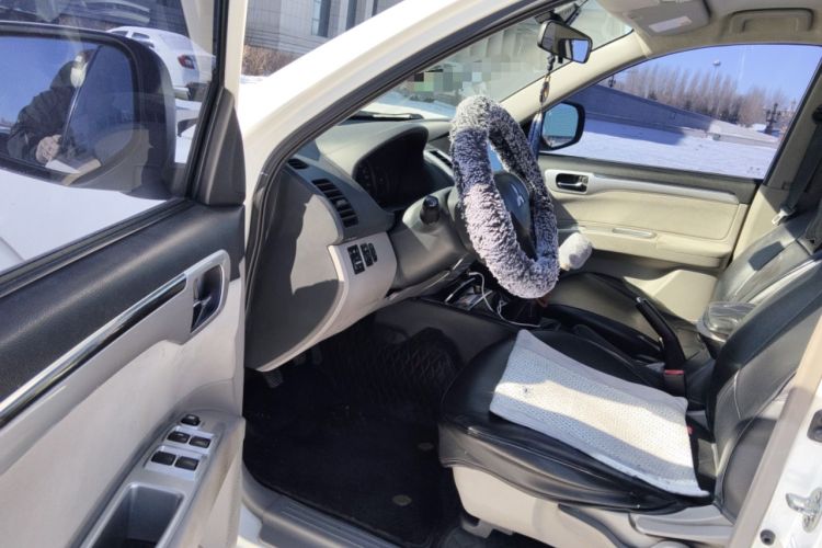 Used Mitsubishi Pajero Sport 2013 2.4L Manual Two-Wheel Drive Comfort Edition Driver Seat