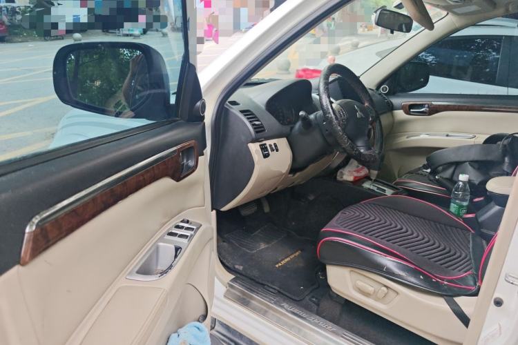 Used Mitsubishi Pajero Sport 2013 3.0L Automatic Two-Wheel Drive Luxury Edition Driver Seat