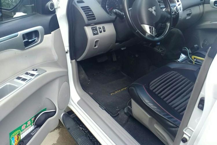 Used Mitsubishi Pajero Sport 2013 3.0L Automatic 4x4 Executive Edition Driver Seat