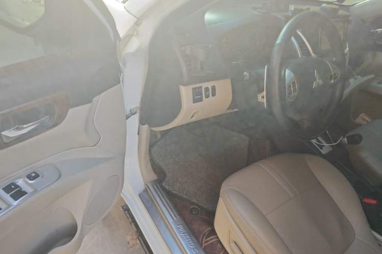 Used Mitsubishi Pajero Sport 2013 3.0L Automatic 4x4 Flagship Edition Driver Seat