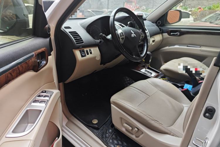 Used Mitsubishi Pajero Sport 2013 3.0L Automatic Two-Wheel Drive Luxury Edition Driver Seat