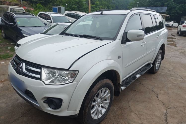 Used Mitsubishi Pajero Sport 2013 3.0L Automatic Two-Wheel Drive Luxury Edition Guazi used car, China used car export, Used car for sale, Used cars, Cheapest cars for sale