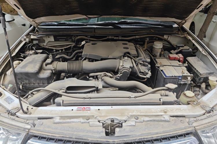 Used Mitsubishi Pajero Sport 2013 3.0L Automatic 4x4 Executive Edition Engine Bay