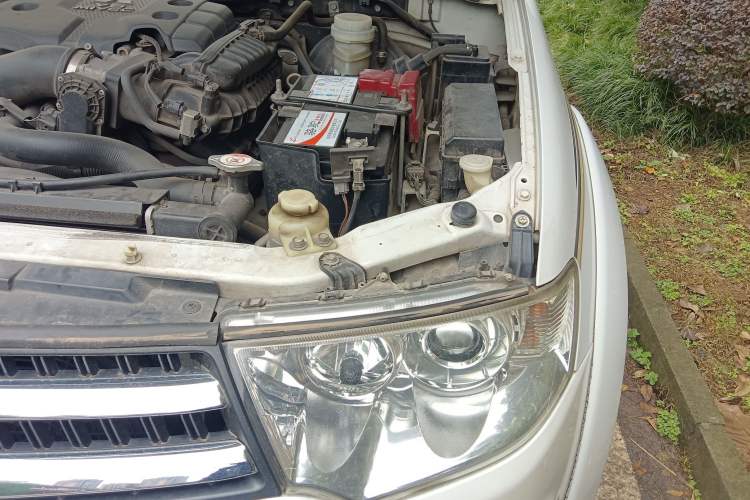 Used Mitsubishi Pajero Sport 2013 3.0L Automatic Two-Wheel Drive Luxury Edition Engine Bay Left